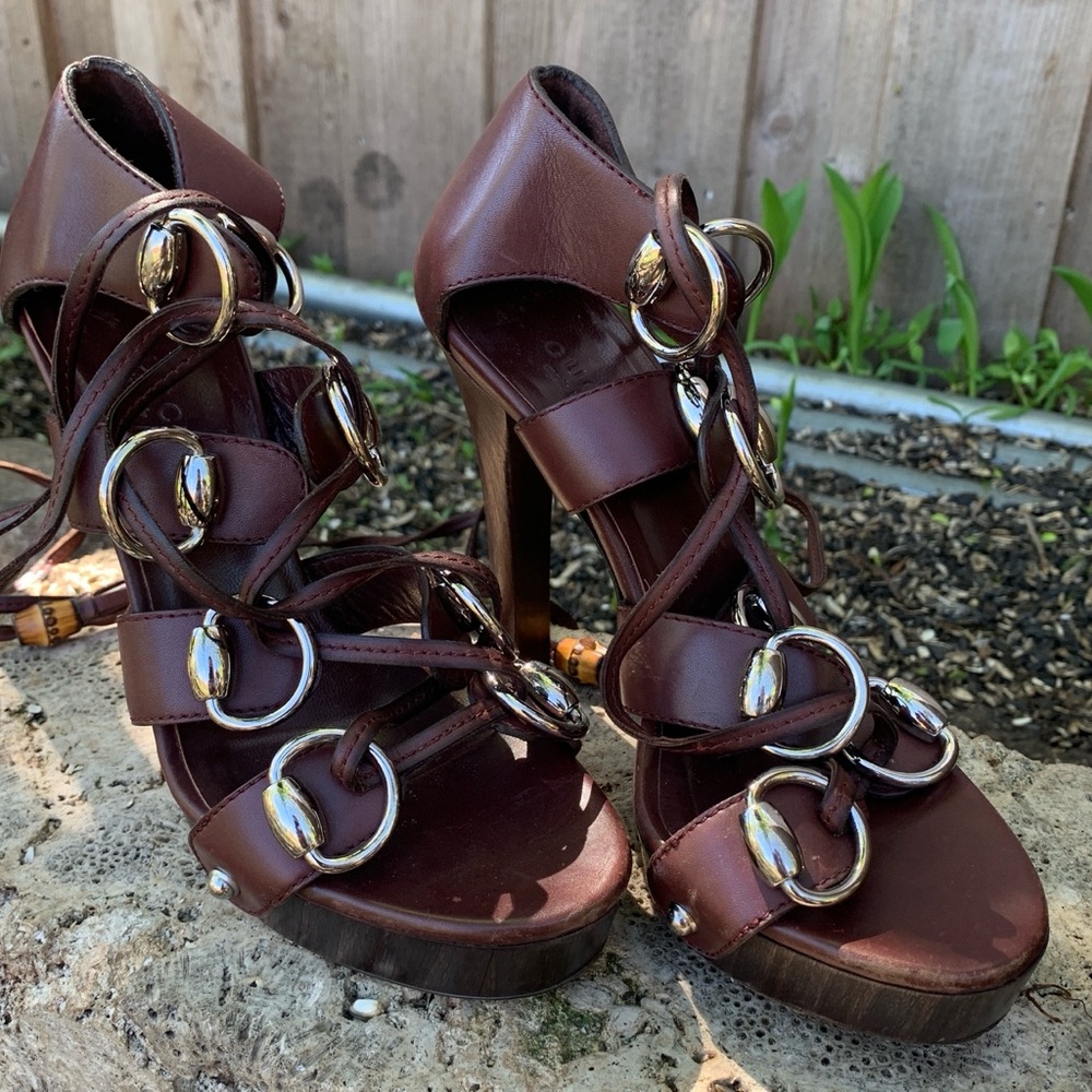 Gucci Brown High-Heeled Sandals with Strappy Design - Picture 5 of 14